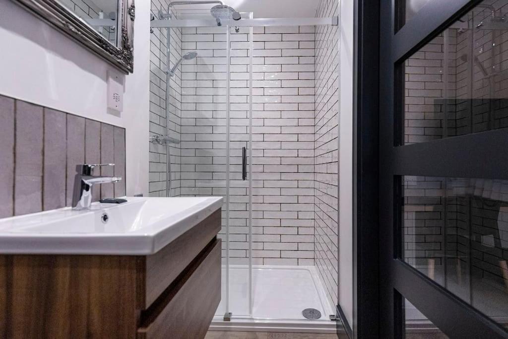 Bootique House - Luxury Group Accommodation In Wakefield Exteriör bild