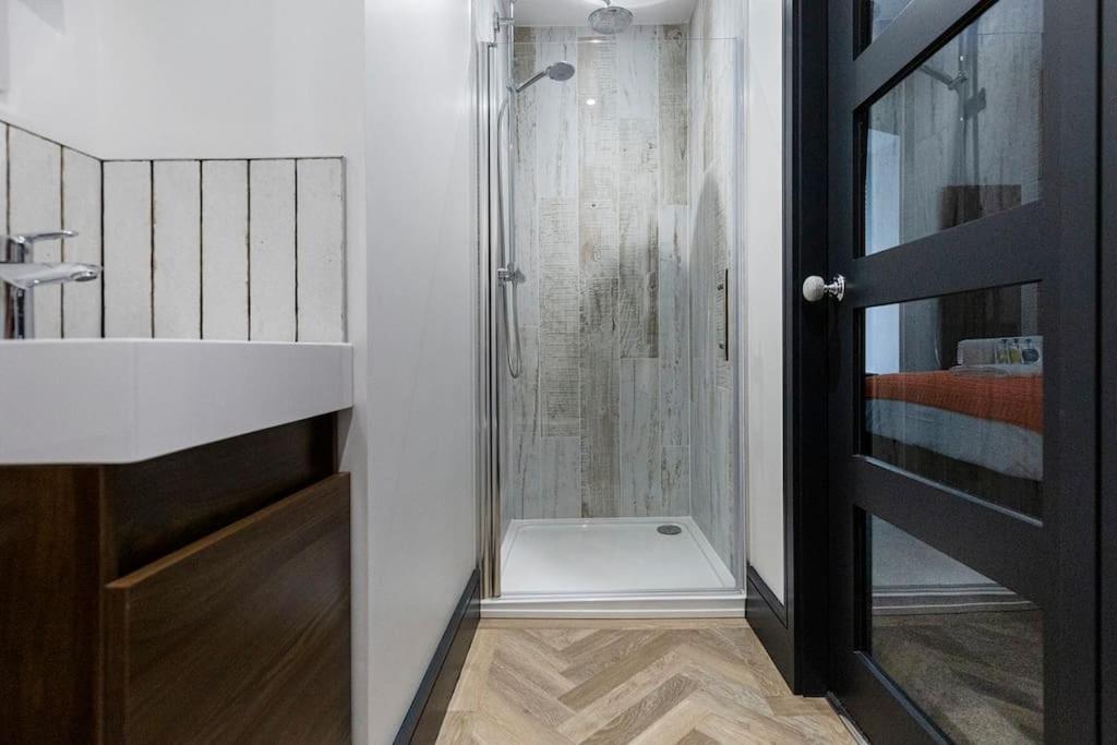 Bootique House - Luxury Group Accommodation In Wakefield Exteriör bild