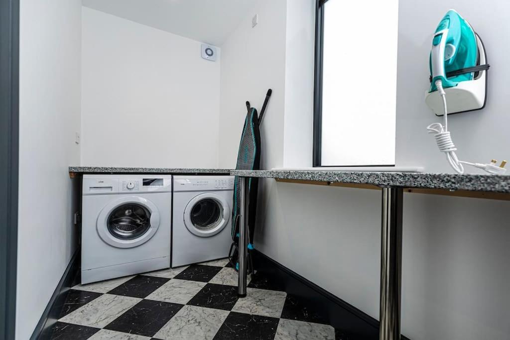 Bootique House - Luxury Group Accommodation In Wakefield Exteriör bild